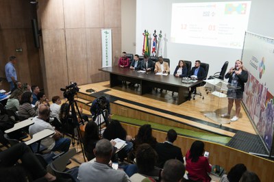 Silvio Almeida: “As políticas, como vocês podem ver, são políticas que versam sobre vocês, sobre qualquer brasileiro e qualquer brasileira. É isso que estamos falando aqui”