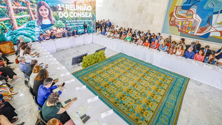 Programa Cozinha Solidária, regulamentado nesta terça pelo governo federal, é contemplado em ações para Pop Rua do MDHC