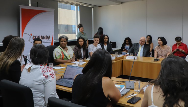 Compromisso dos Direitos Humanos com crianças e adolescentes é reforçado em assembleia do Conanda