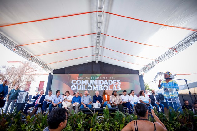 Solenidade em Alcantâra reuniu diversas autoridades (Foto: Brunno Carvalho - Secom Governo do Maranhão)