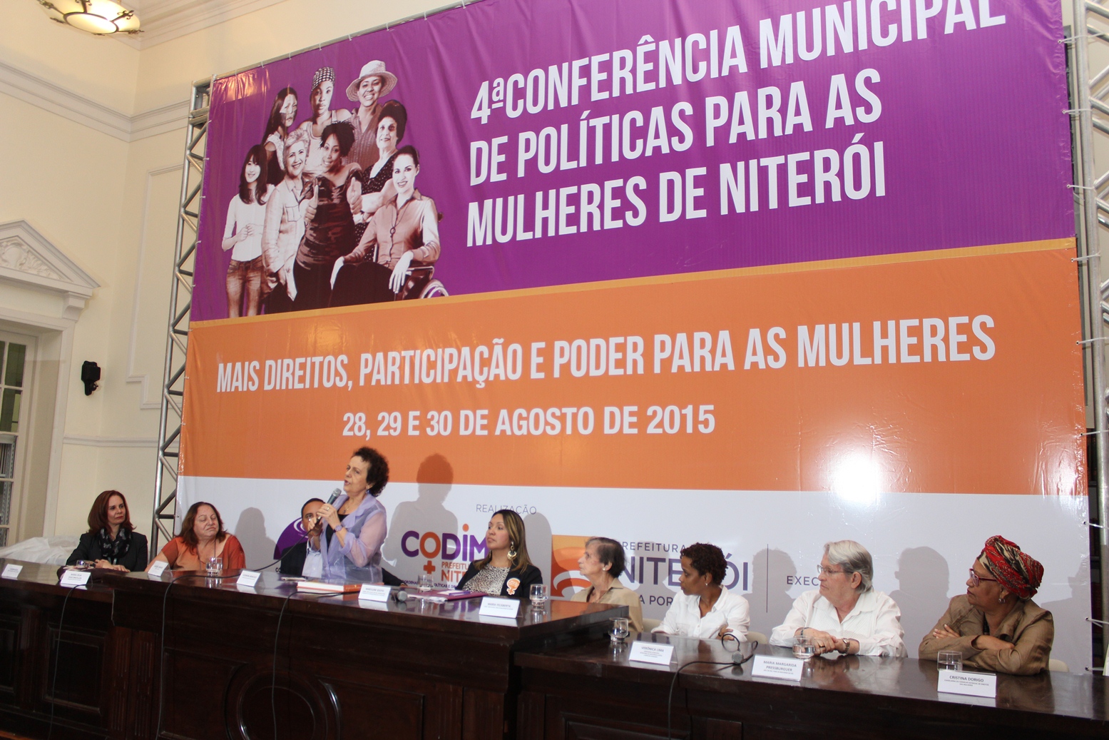 Eleonora Menicucci na abertura da Conferência de Mulheres de Niterói