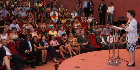 “As Conferências Estaduais de Políticas para as Mulheres são um processo mobilizador da sociedade”, afirma Eleonora Menicucci.