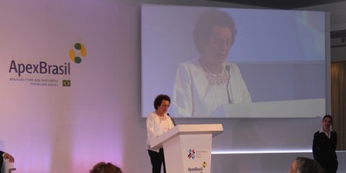 Ministra Eleonora Menicucci participou, em SP, de evento para a promoção de oportunidades para a inserção de mulheres na cadeia internacional de comércio.