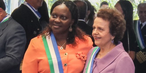 Ministra Eleonora Menicucci com a ministra da Defesa  de Guiné-Bissau Cadi Seidi