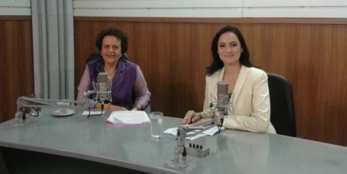 Ministra Eleonora Menicucci com a apresentadora Helen Bernardes 