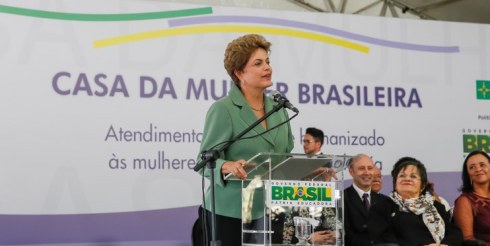 Presidenta Dilma ao lado de Maria da Penha na inauguração da Casa da Mulher Brasileira, em Brasília