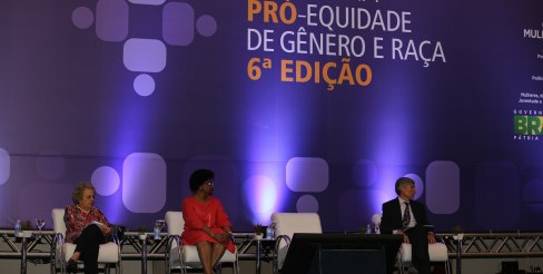 Pró-Equidade de Gênero e Raça firma termo de compromisso com 124 empresas