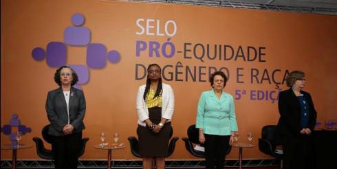 Selo Pró-Equidade de Gênero e Raça é entregue a 68 instituições