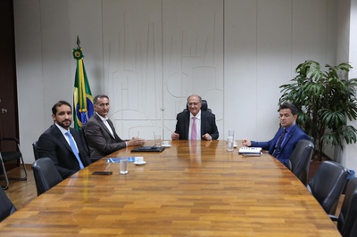 O encontro com o vice-presidente Geraldo Alckmin teve como objetivo alinhar as ações de desenvolvimento regional em consonância com a recém-lançada política Nova Indústria Brasil (NIB)