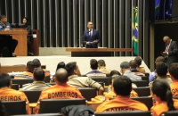 Profissionais que atuam na gestão de riscos e desastres recebem homenagem na Câmara dos Deputados