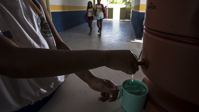 16092020_agua_escola.jpg