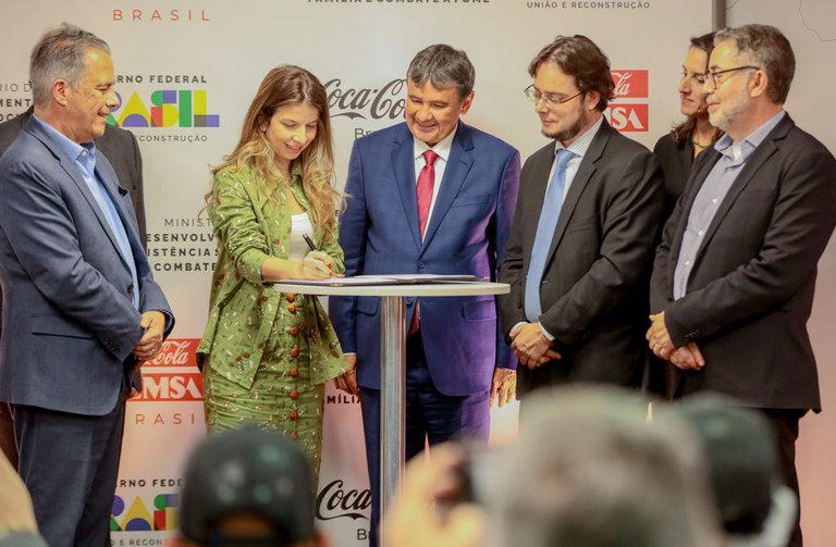 MDS, Sistema Coca-Cola Brasil e Coca-Cola FEMSA Brasil firmam