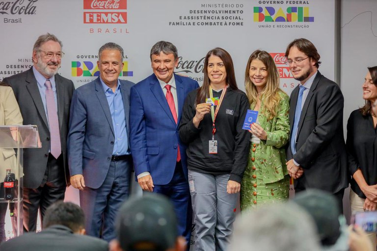 Tais Serralva - Especialista em marketing e relações públicas - Coca Cola  Andina Brasil