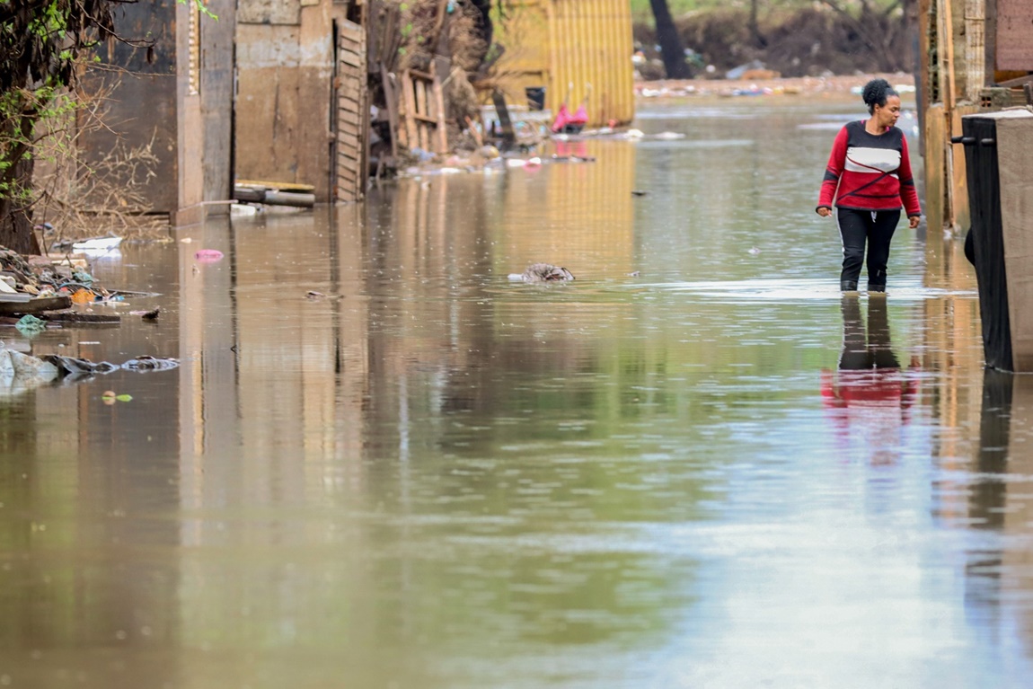 Nesta quinta-feira (14.11), mais de 2,6 milhões de famílias em cidades que tiveram situação de emergência ou estado calamidade pública decretado poderão movimentar o benefício recebido