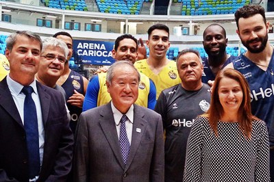 ministro-japones-Shunichi-Suzuki-visita-Parque-Olimpico-Foto-Marco-Senna-ME-700.jpg