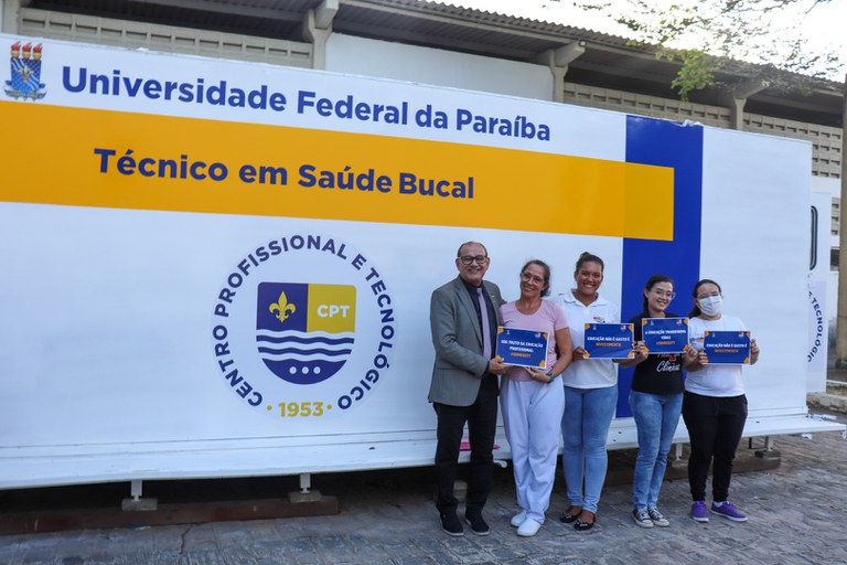 EDUCAÇÃO PROFISSIONAL E TECNOLÓGICA