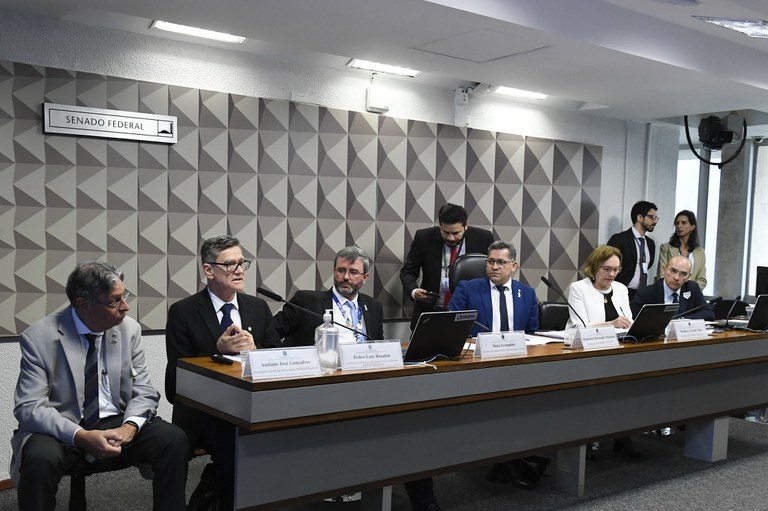 16.05.2023-Sesu_Senado.jpg