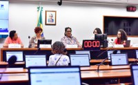 Audiência discute educação de meninas e mulheres negras