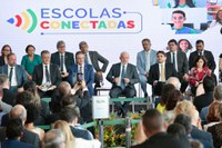 Governo federal vai conectar todas as escolas públicas até 2026