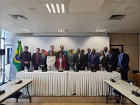 MEC apresenta financiamento estudantil para delegação da Tanzânia