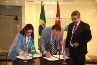 Brasil y Cuba firman acuerdo de cooperación durante la CRES+5