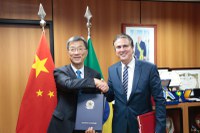 Brasil e China firmam acordos na educação