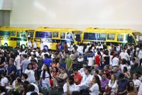 MEC formaliza entrega de 113 novos ônibus escolares ao Ceará