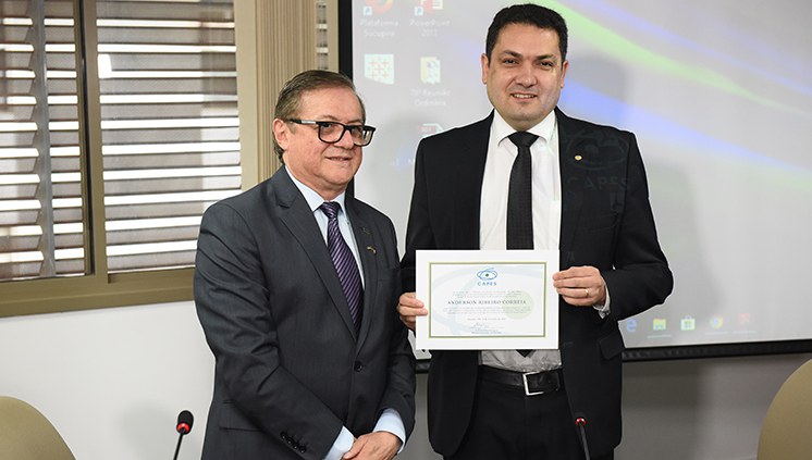 Para o ministro, a presença de Anderson Correia na presidência da Capes é garantia de qualidade na formação de professores (Foto: Luís Fortes/MEC)