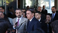 Em visita ao MEC, presidente Jair Bolsonaro fala em mudar o Brasil por meio da educação