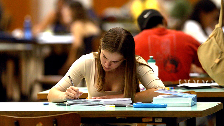 Estudantes inscritos no Sisu podem usar sua nota do Enem para escolher cursos e universidades em todo o país (Foto: João Bittar/Arquivo MEC)