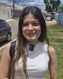 Helena, 22 anos, estudante