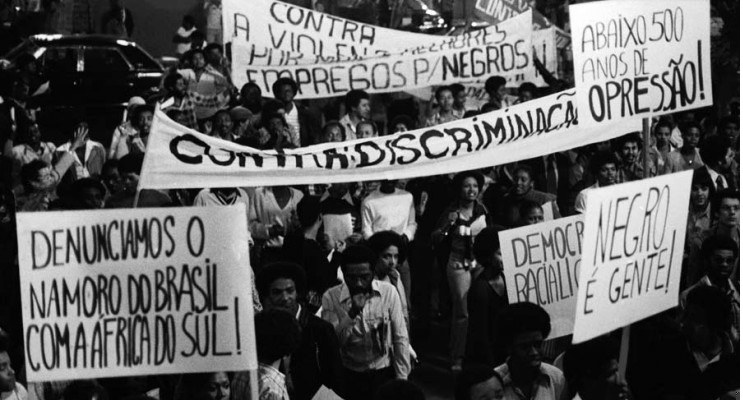 Manifestação do Movimento Unificado Contra a Discriminação Racial em 1978
