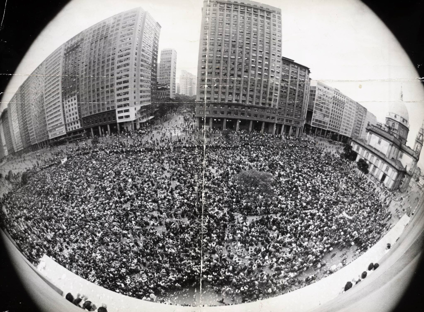 A "Passeata dos 100 mil", manifestação contra a ditadura no Rio de Janeiro em junho de 1968