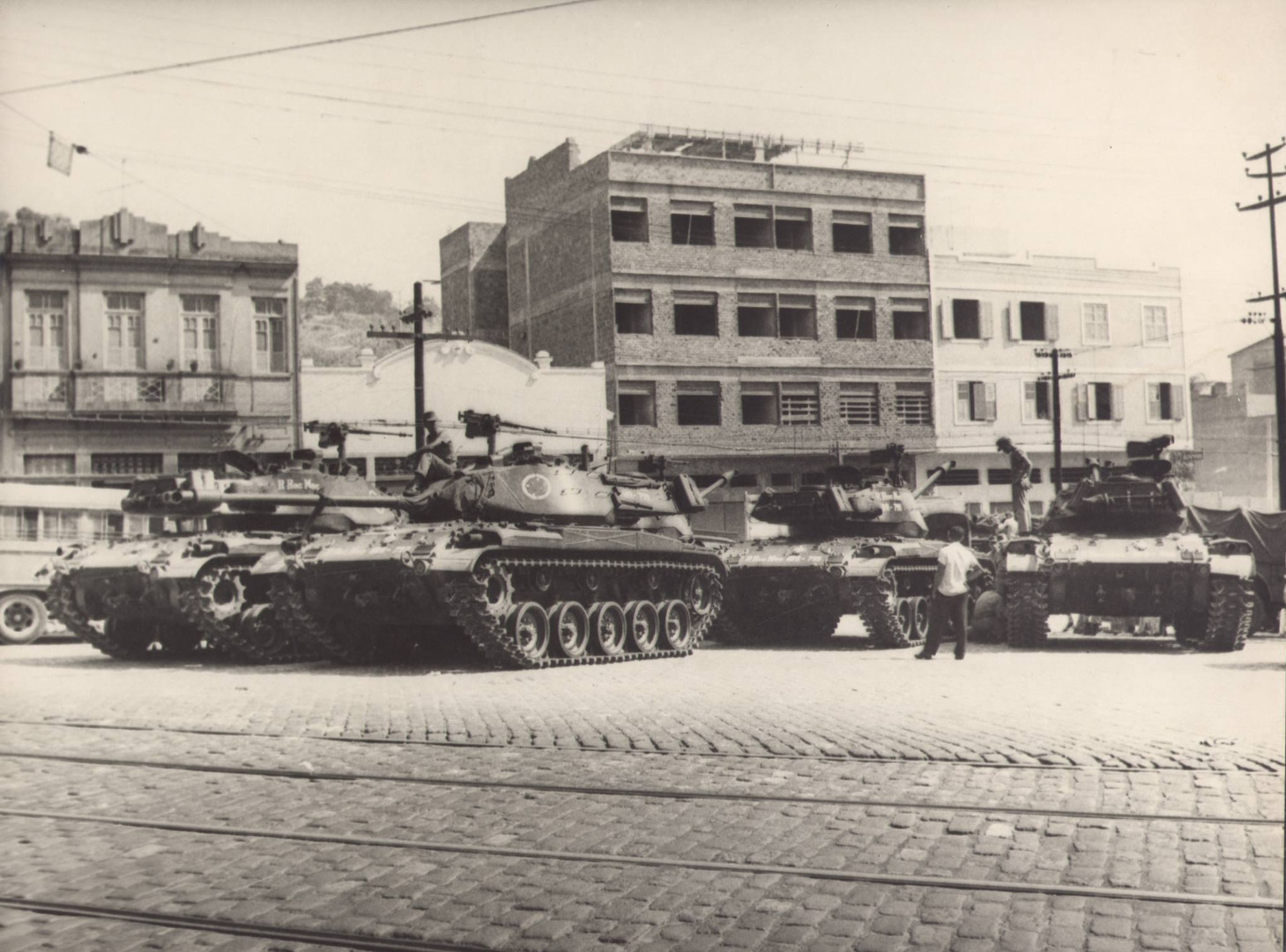 Cerco ao Sindicato dos Metalúrgicos, no Rio de Janeiro, em 1964