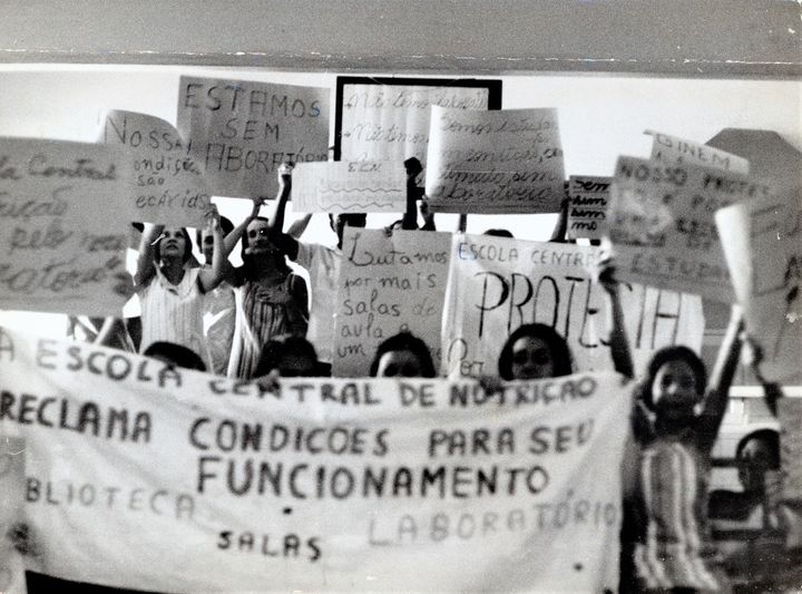 Em março de 1968, estudantes denunciam abandono da Escola Central de Nutrição, no Rio de Janeiro, pelo governo federal