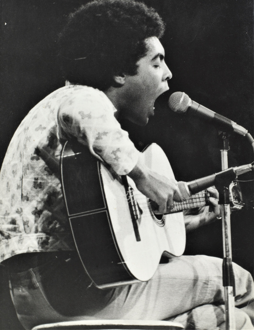 O músico Gilberto Gil durante o VII Festival Internacional da Canção, em setembro de 1972