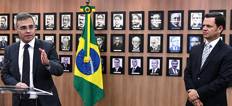 Anderson Torres homenageia ex-ministro da Justiça e Segurança Pública, André Mendonça3.png