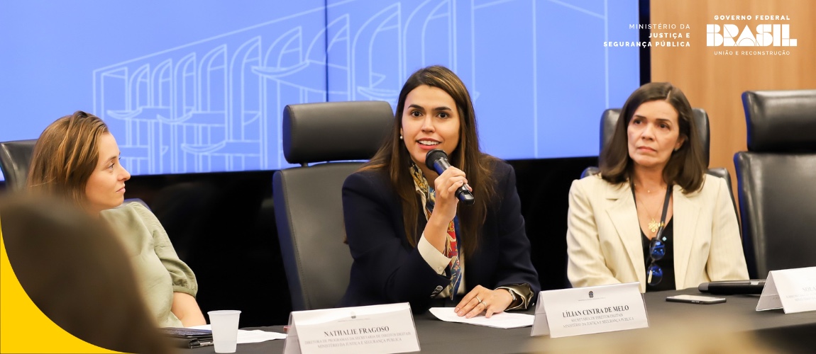 Evento contou com três painéis temáticos, que abordaram questões como o impacto do racismo, estereótipos e preconceitos enfrentados pelas mulheres na tecnologia e o papel do ativismo digital de mulheres na defesa dos direitos da infância