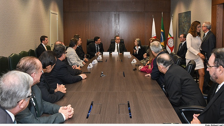 noticia8visita-moro-apac.jpg