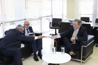 Ministro Raul Jungmann recebe reitor da Universidade Federal de Santa Catarina