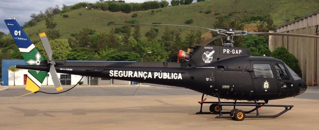 Helicóptero do GTA do Amapá realiza transporte de dois jovens para