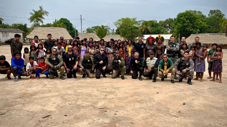 Integrantes da Operação Guardiões do Bioma visitam Terra Indígena Baú.jpeg