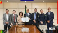 Ministros Flávio Dino e Nísia Trindade assinam aporte de R$ 54 milhões para ampliar serviço  aeromédico da PRF