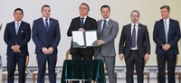 Presidente e ministro da Justiça e Segurança Pública participam da formatura de agentes da Polícia Federal