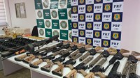 PRF e Polícia Civil apreendem fuzis e pistolas no Rio de Janeiro