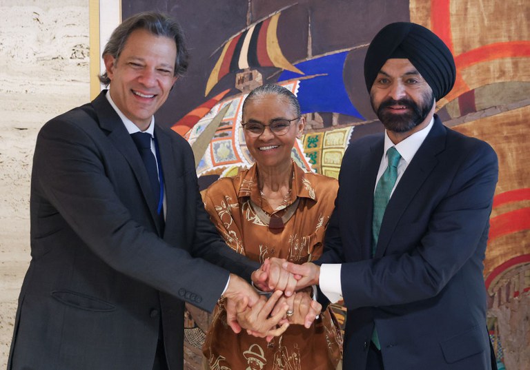 Ministra Marina Silva e ministro Fernando Haddad participam de reunião com o presidente do Banco Mundial, Ajay Banga, em Washington. Foto: MMA