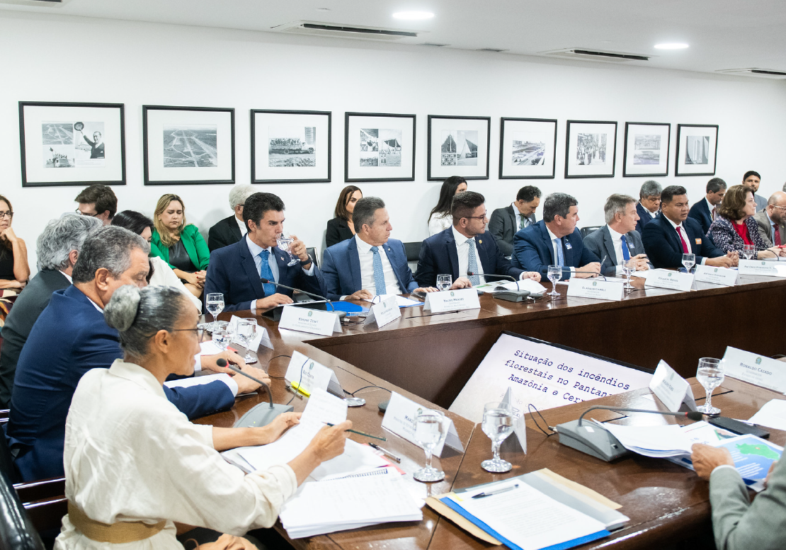 Nove governadores e dois vice-governadores participaram de reunião no Palácio do Planalto