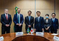 Brasil e Japão assinam primeiro acordo bilateral para fomento do mercado regulado de carbono entre os dois países