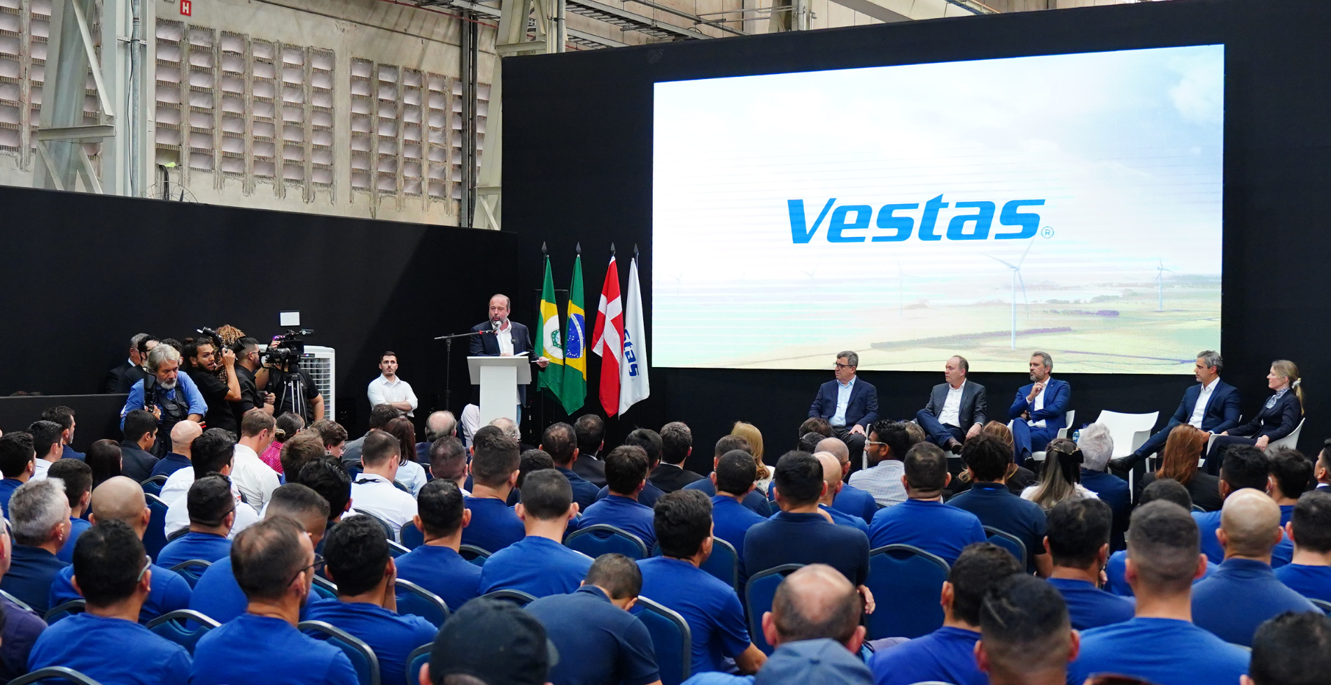 Ministro participa do evento da dinamarquesa Vestas, maior fabricante de turbinas eólicas do mundo, e destaca potencialidades do Brasil