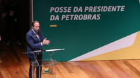 Alexandre Silveira reforça sequência do plano de investimentos na posse da nova presidente da Petrobras
